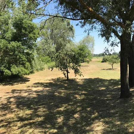 Domaine De Favette Coursan